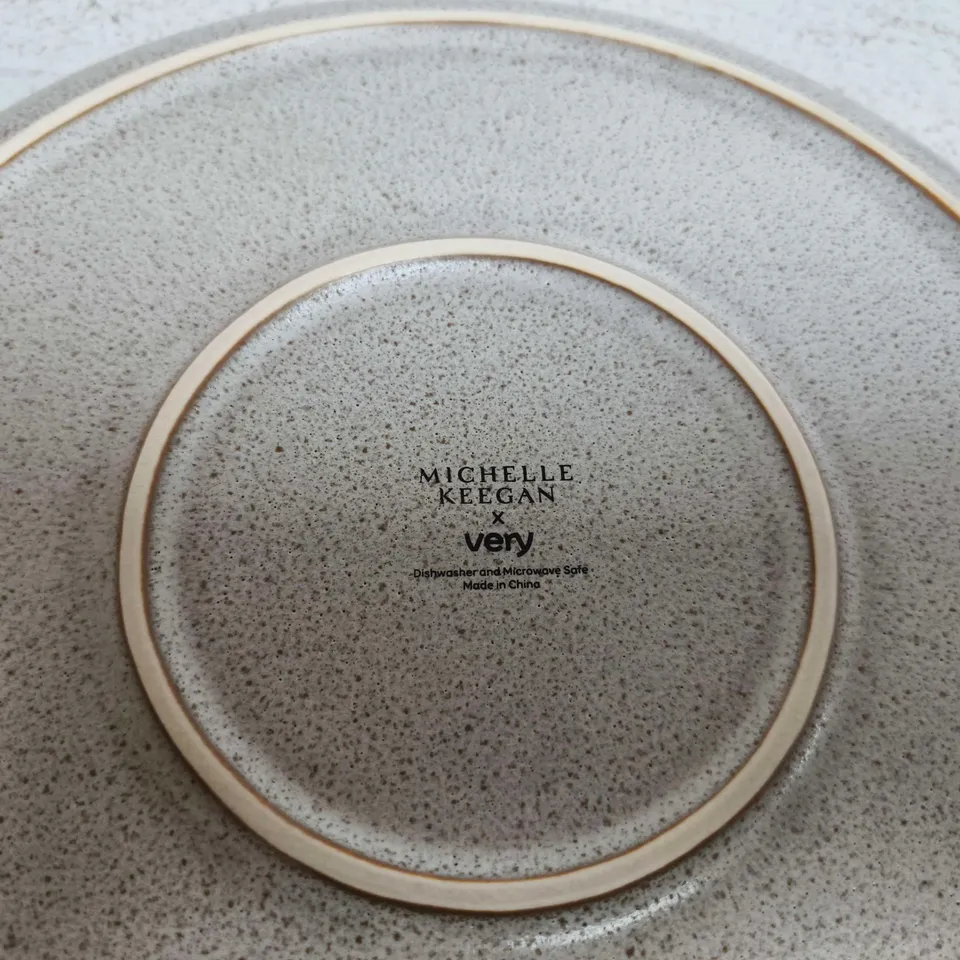 SET OF 4 MICHELLE KEEGAN PLATES BOXED