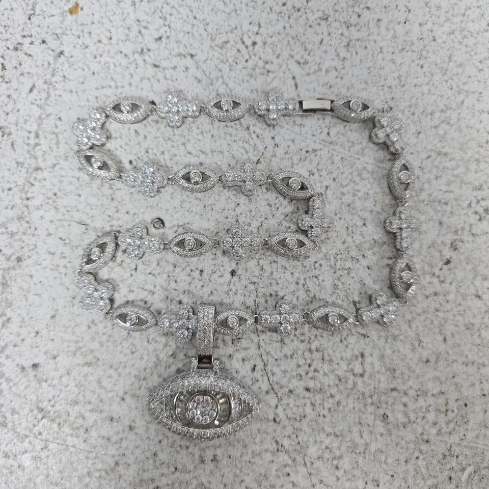UNBRANDED DIAMANTE-SET EYE MOTIF PENDANT ON CHAIN