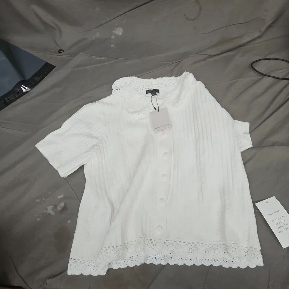 NOBODY'S CHILD WHITE KNIT CARDIGAN WITH LACE TRIM – UK M (EU M, USA M)