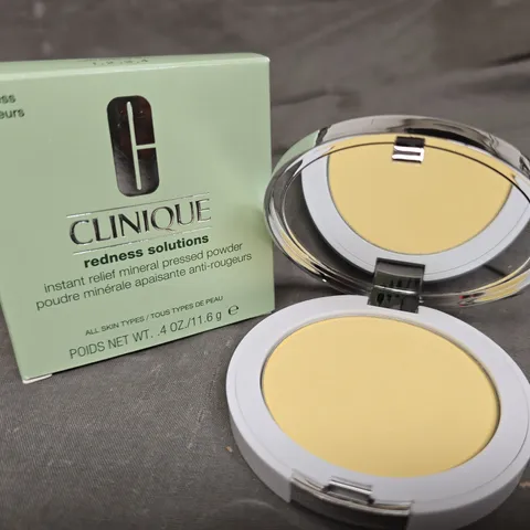 BOXED CLINIQUE REDNESS SOLUTIONS INSTANT RELIEF MINERAL PRESSED POWDER 11.6G