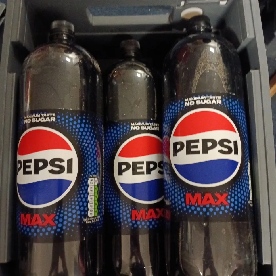 LOT OF 6 BOTTLES OF PEPSI MAX 2L PER BOTTLE