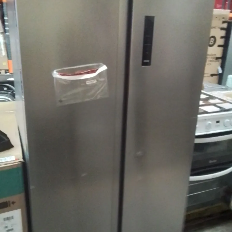 SWAN TOTAL NO FROST AMERICAN STYLE FRIDGE FREEZER -SILVER-