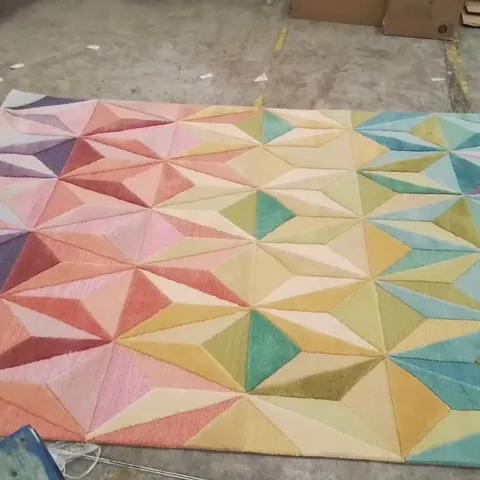 QUALITY DESIGNER AREA RUG // APPROX SIZE: 200 X 290 cm