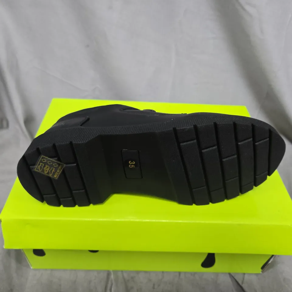 BOXED KOI KIDZ PLAYFUL TREK KIDZ LACE UP SHOES BLACK SIZE UK 2