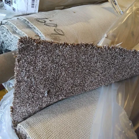 ROLL OF QUALITY STS HERITAGE LUXURY SADDLEBROWN CARPET // APPROX SIZE: 5.00 X 3.46m