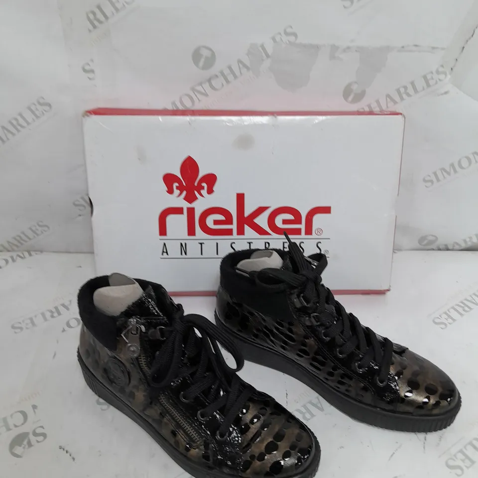 PAIR OF RIEKER TRAINER BOOTS SIDE ZIP BLACK/MULTI SIZE 4