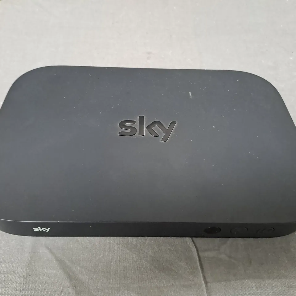 SKY EM150 Q MINI BOX