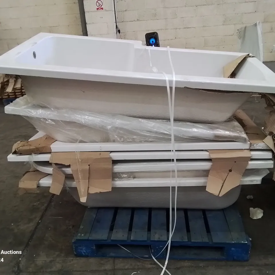 PALLET OF APPROXIMATELY 6 BATH TUBS 
