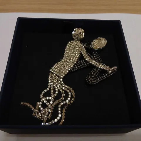 BUTLER & WILSON DANCING COUPLE BROOCH 