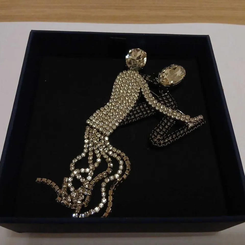 BUTLER & WILSON DANCING COUPLE BROOCH 