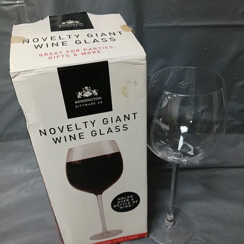 BOXED KESINGTON NOVELTY GIANT WINE GLASS