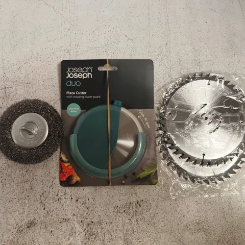 APPROXIMATELY 10 ASSORTED HOUSEHOLD ITEMS TO INCLUDE PIZZA CUTTER, ETC