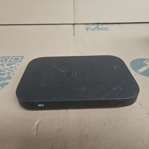 SKY Q MINI BOX (MODEL EM150)