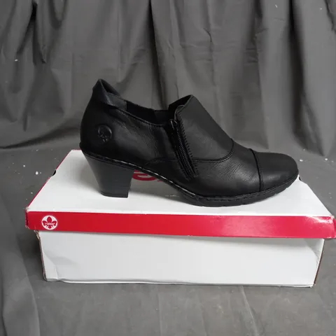 BOXED PAIR OF RIEKER SHOE BOOTS IN BLACK UK SIZE 6.5