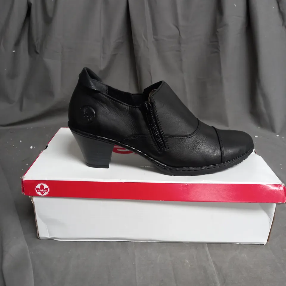 BOXED PAIR OF RIEKER SHOE BOOTS IN BLACK UK SIZE 6.5