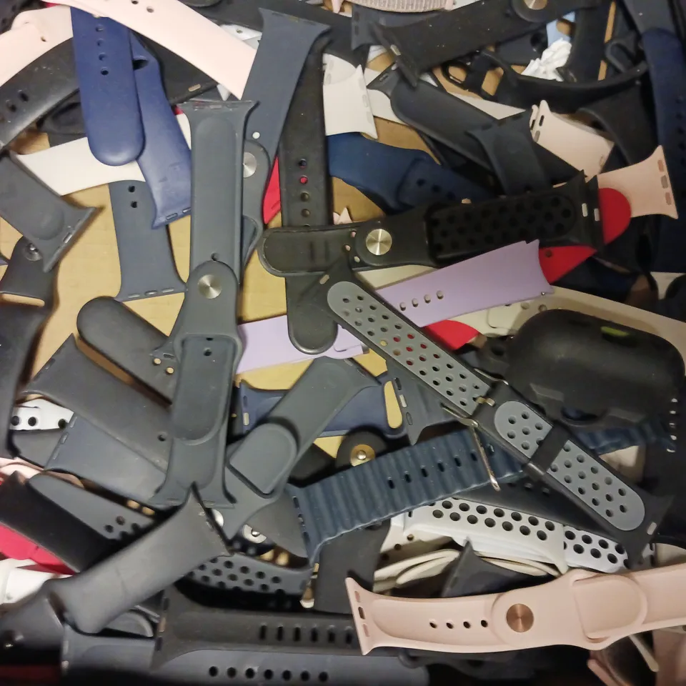 BOX OF APPROXIMATELY 25 ASSORTED SMART WATCH STRAPS IN VARIOUS SIZES & COLOURS 