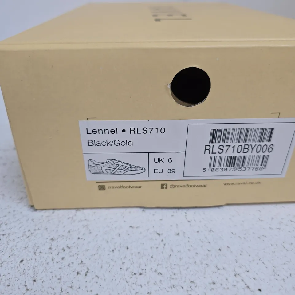 RAVEL LENNEL RLS710 BLACK/GOLD TRAINERS – UK 6