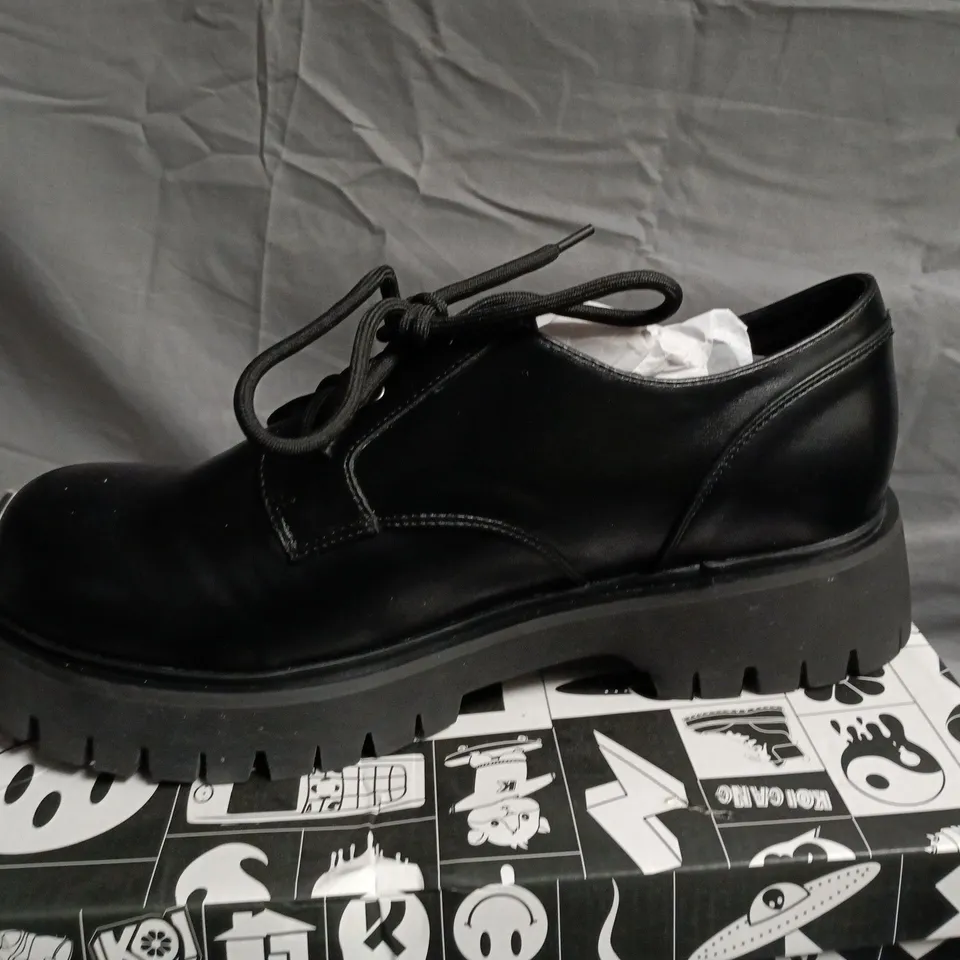 BOXED KOI PINEMOON MENS BLACK LACE UP SHOES IN BLACK - UK 9