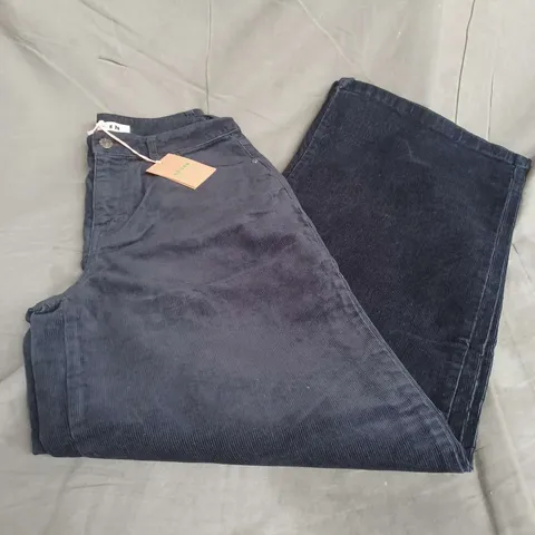 BODEN POCKET CORD WIDE LEG JEAN IN NAVY SIZE 8R