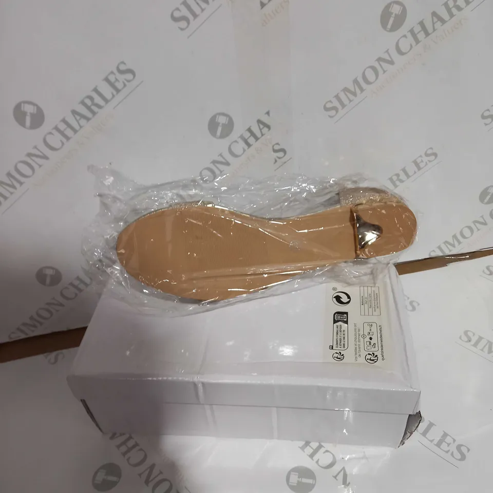 BOXED PAIR OF SHEIN GOLDEN GLITTERED SANDEL, SIZE 43