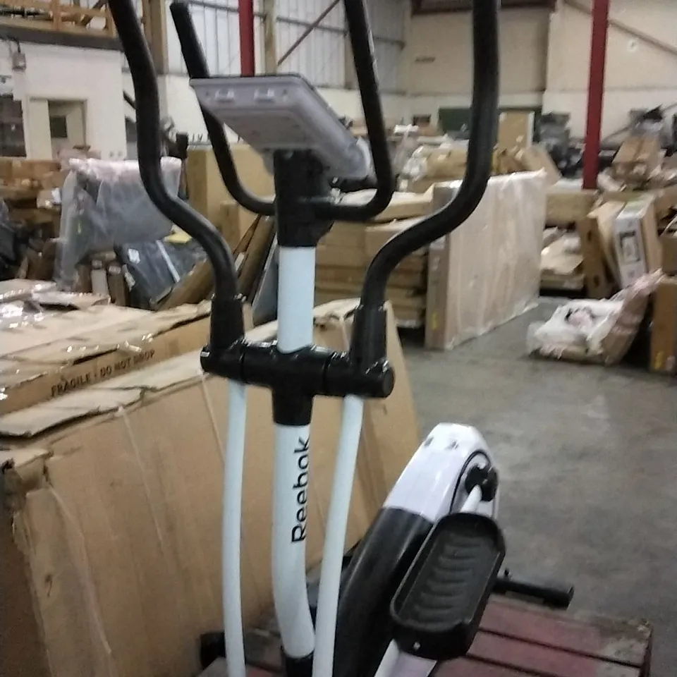 REEBOK JET100 CROSSTRAINER