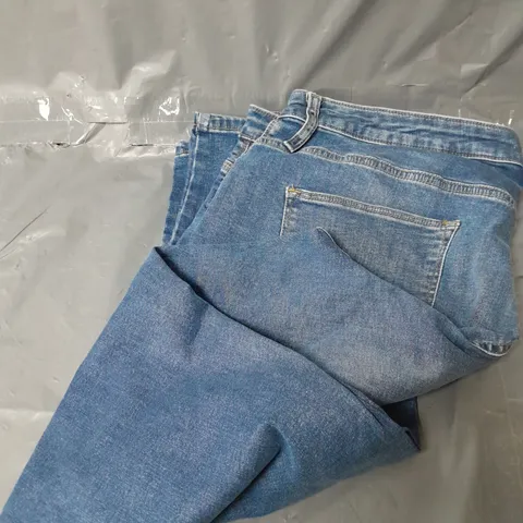 ISABELLE HIGH RISE SLIM LEG JEANS - 22 LONG