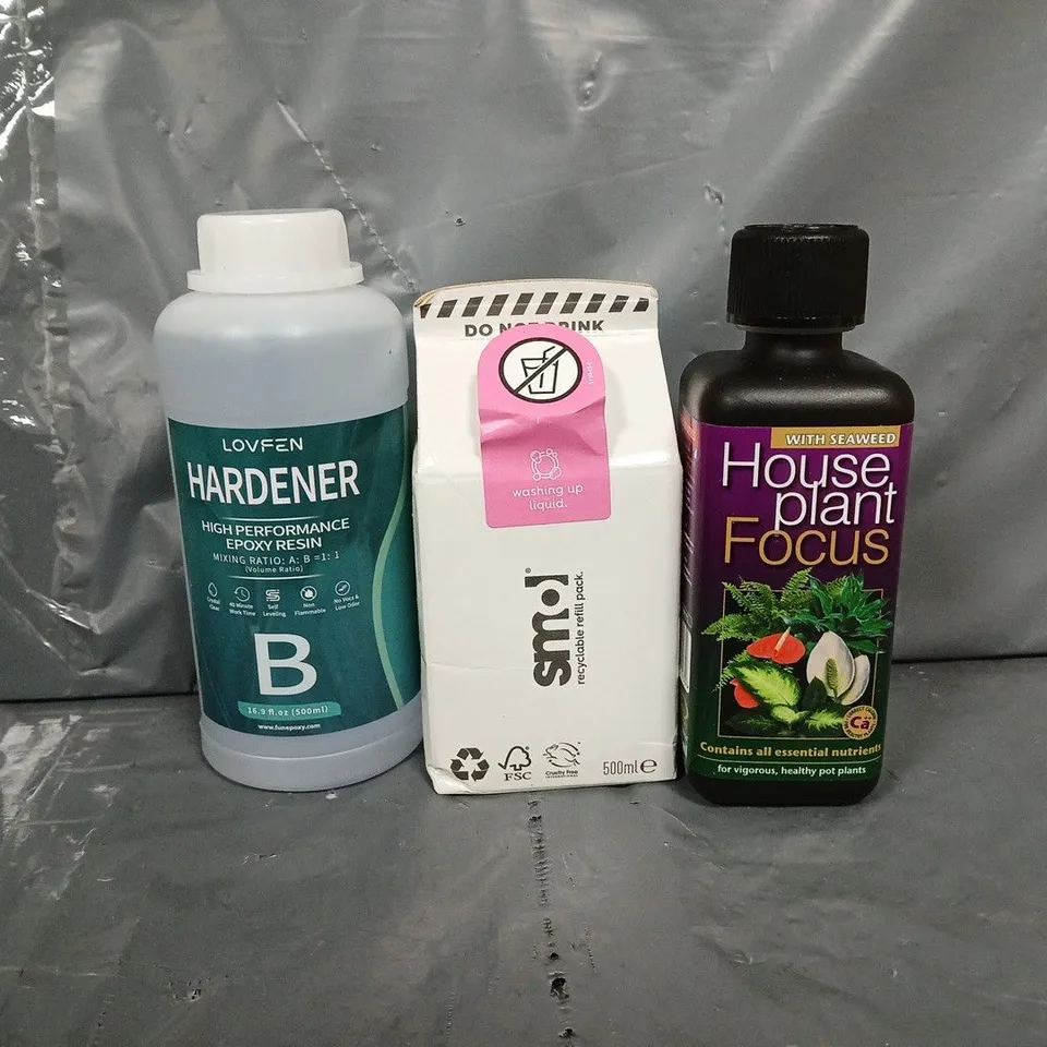 APPROXIMATELY 10 ASSORTED ITEMS TO INCLUDE - SMOL WASHING UP LIQUID , HOUSE PLAN FOCUS ETC