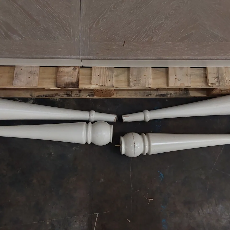 BROWN/WHITE DINING TABLE (1 TABLE TOP AND 4 LEGS ON A PALLET)