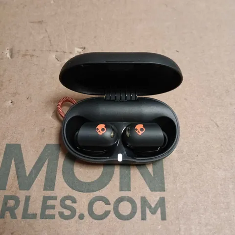 SKULLCANDY SESH ANC TRUE WIRELESS EARBUDS IN CHARGING CASE - BOXED 