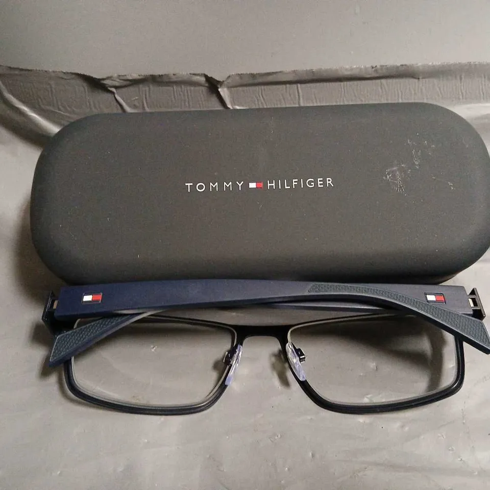 TOMMY HILFIGER  57 18 140 NAVY EYEWEAR GLASSES 