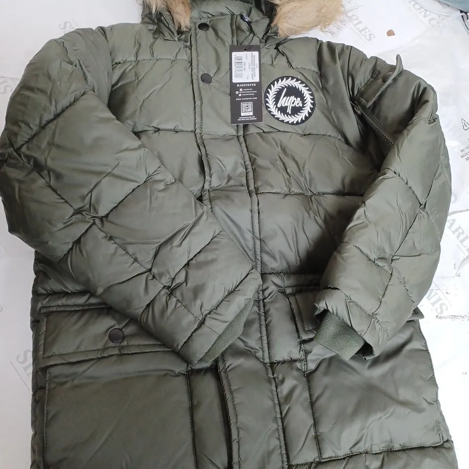 BOYS HYDE KHAKI EXPLORER CREST JACKET IN GREEN - 7-8YRS