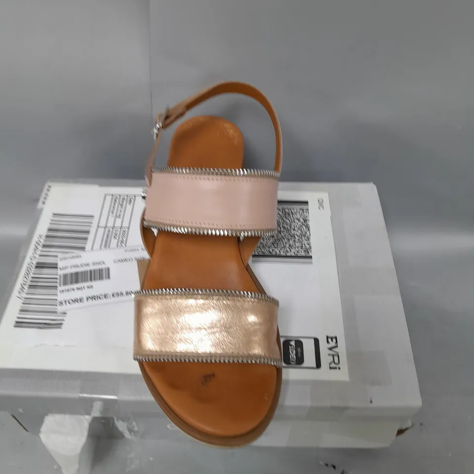 MODA IN PELLE PRUDIE SANDAL - SIZE 5