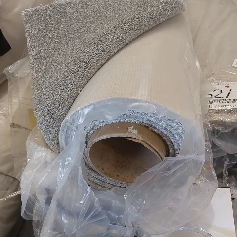 ROLL OF QUALITY EC FREEDOM EMBER CARPET // SIZE: APPROX 5 X 3.2m