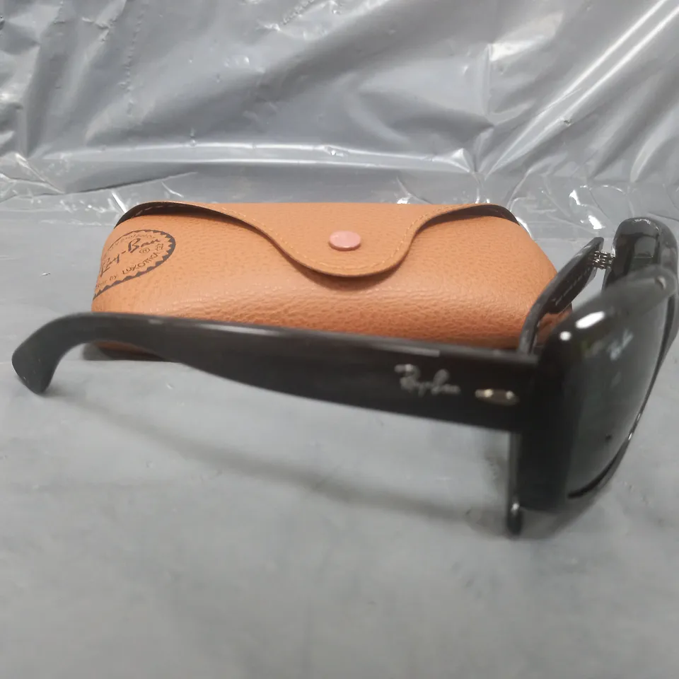 RAY-BAN JACKIE OHH SUNGLASSES - BLACK