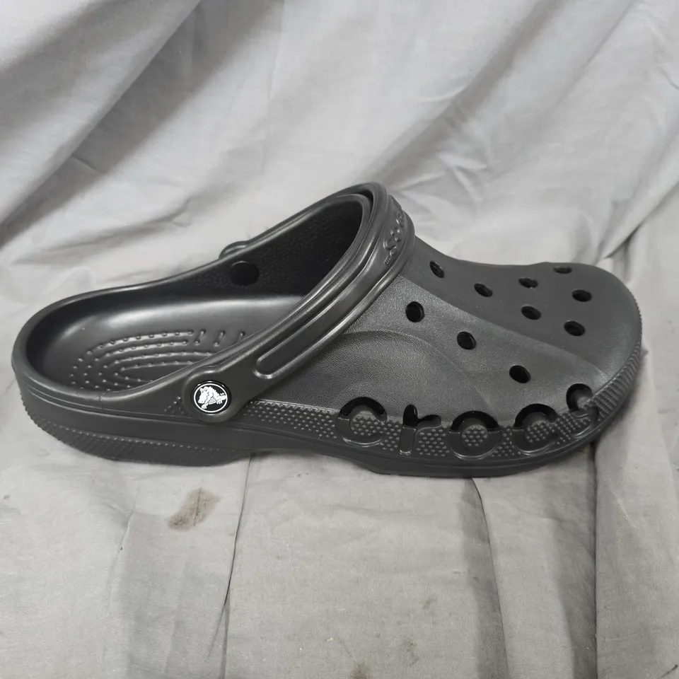 UNBOXED PAIR OF CROCS BAYA CLOGS IN BLACK - UK M12