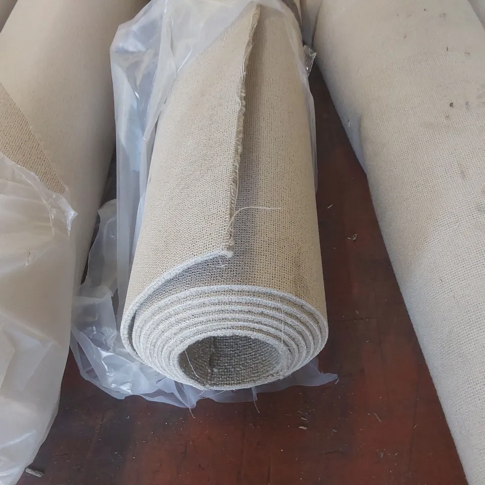 ROLL OF QUALITY TUDOR CO-ORDINATES FENNEL CARPET - APPROXIMATELY 3.95 x 5m