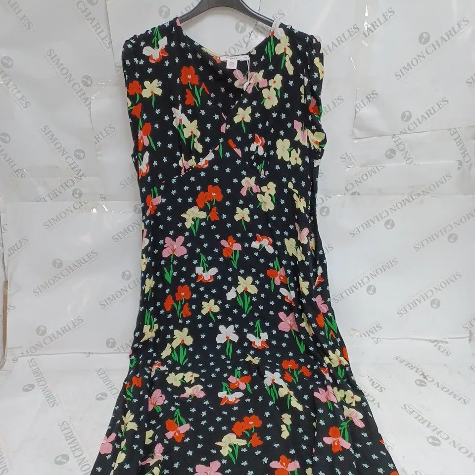 12 FINERY DETAILED DRESSES IN VARIOUS STYLES 