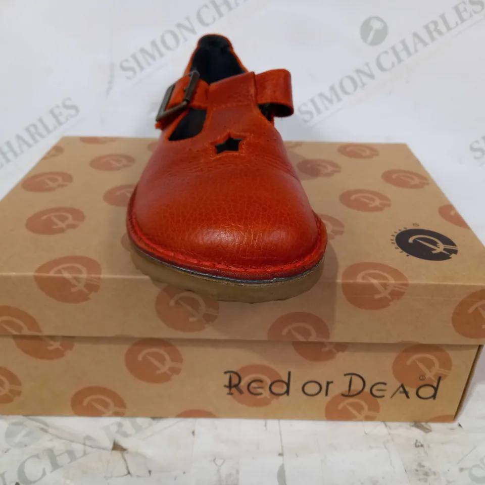 BOXED PAIR OF RED OR DEAD ZIGGY LEATHER SHOES IN BURNT SIENNA COLOUR UK SIZE 4