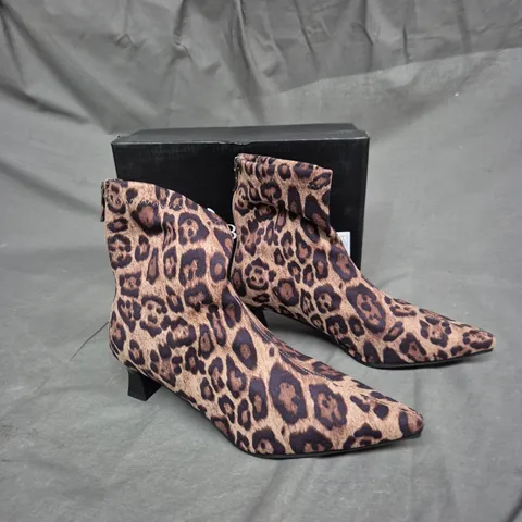 BOXED PAIR OF ANIMAL PRINT ZIP UP BOOTS - SIZE 40