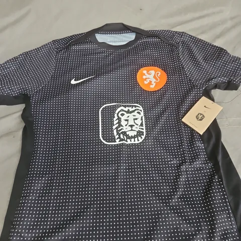 NIKE NETHERLANDS FOOTBALL JERSEY – SIZE M