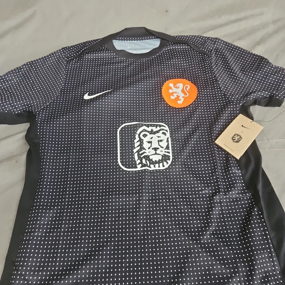 NIKE NETHERLANDS FOOTBALL JERSEY – SIZE M