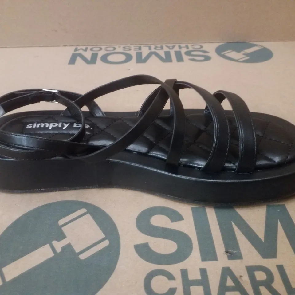 BOX CONTAINING APPROXIMATELY 6 PAIRS OF BRAND NEW SIMPLY BE BLACK PHOEBE WIDE SANDALS - SIZE 7