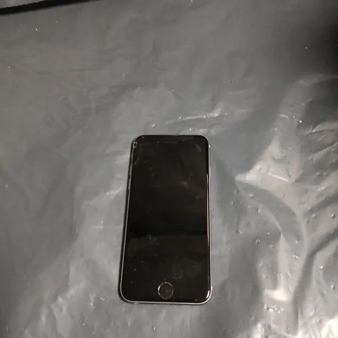 APPLE IPHONE – SILVER 