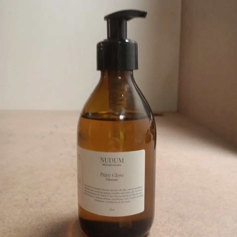 BOX OF APPROXIMATELY 10 ASSORTED BEAUTY PRODUCTS INCLUDING NUDUM CLEANSER, DR MELAXIN SPICULE SERUM AND DERMATICA MOISTURISER
