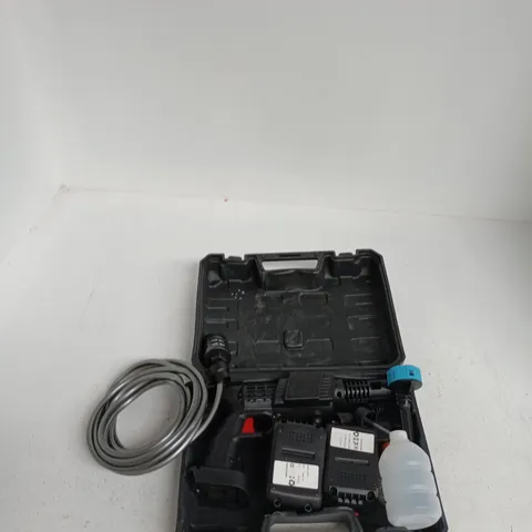 PORTABLE POWER WASHER WITH 2 BATTERIES 