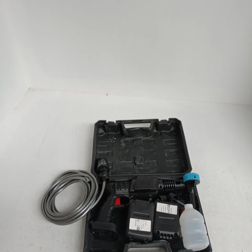 PORTABLE POWER WASHER WITH 2 BATTERIES 