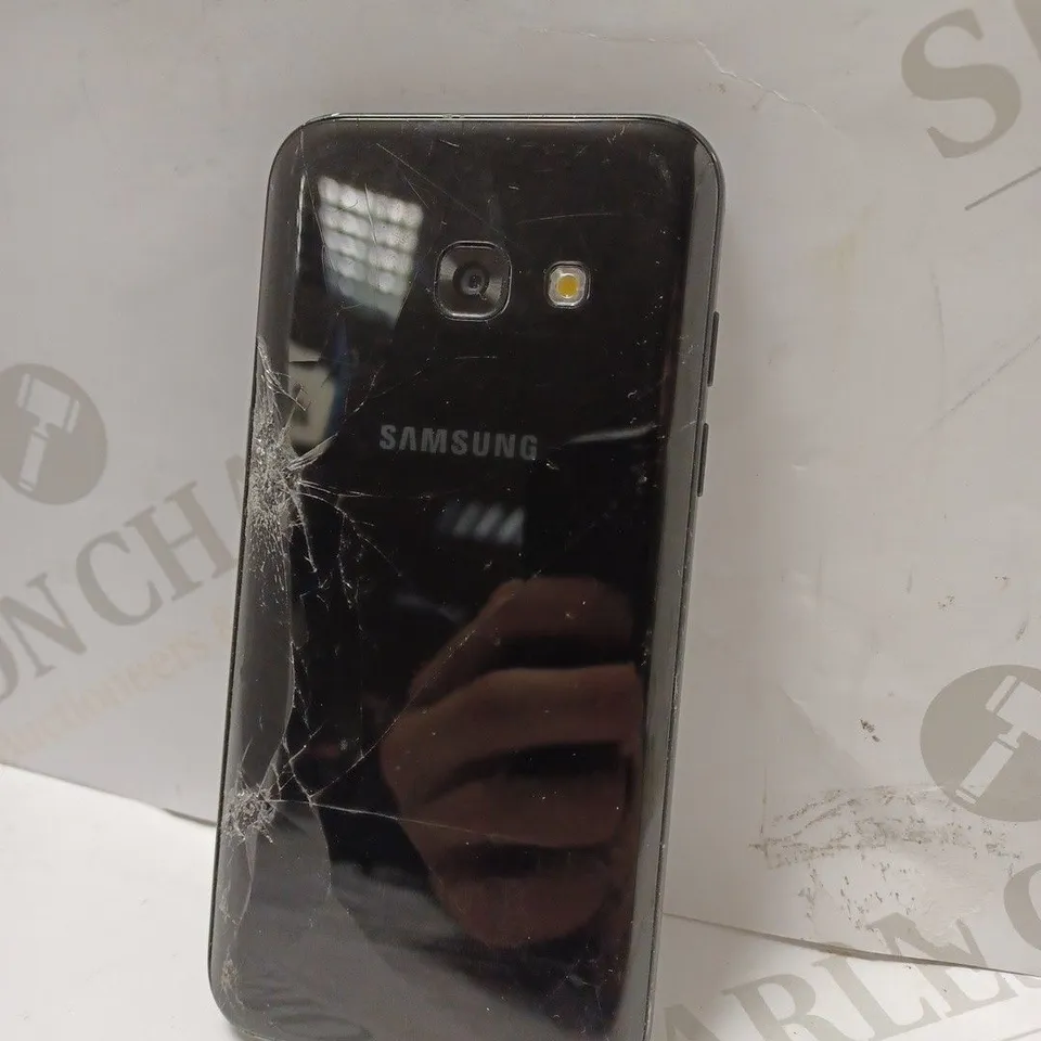 SAMSUNG GALAXY A5 MOBILE PHONE IN BLACK