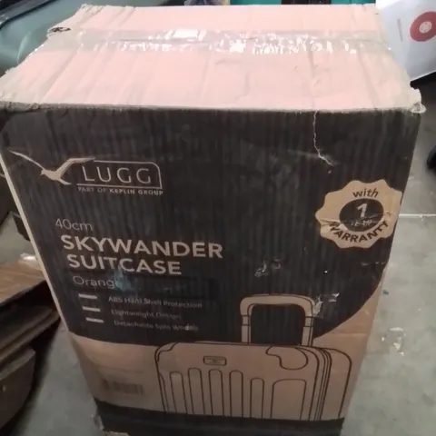 BOXED LUGG 40CM SKYWANDER SUITCASE ORANGE 