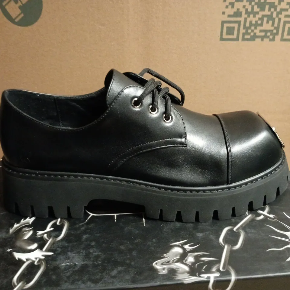 BOXED KOI GEHRMAN METAL CAP CHUNKY SHOES IN BLACK - UK 9