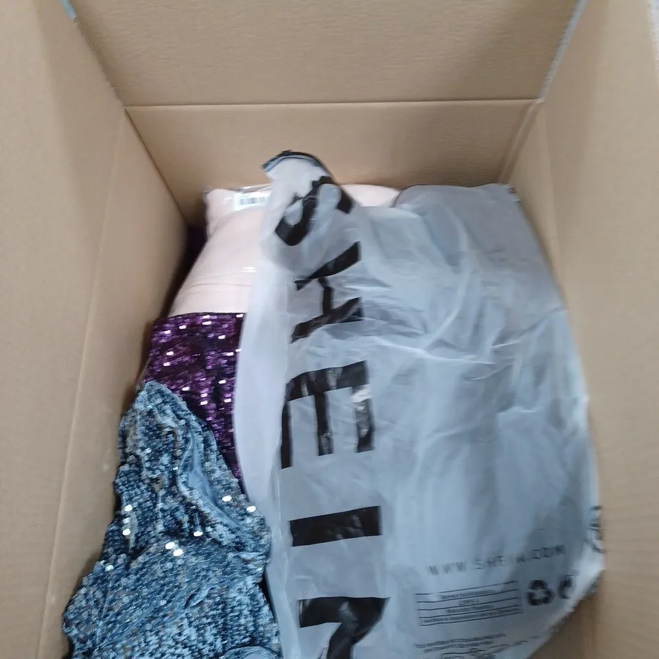 BOX OF ASSORTED CLOTHING ITEMS TO INCLUDE TOPS, JEANS, PYJAMAS ETC